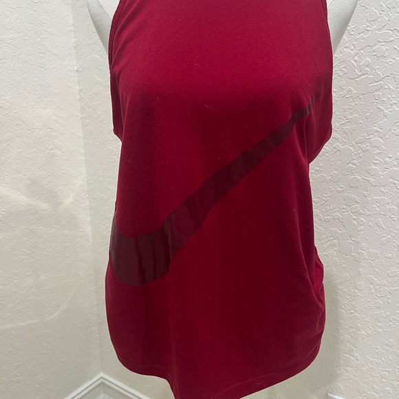 Nike Women's Burgundy Tank Top Small - Picture 1 of 2